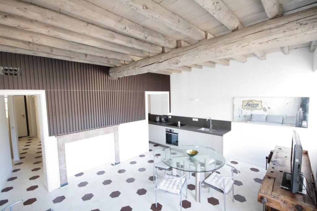 Charmant Maison In Centro Turin Luaran gambar