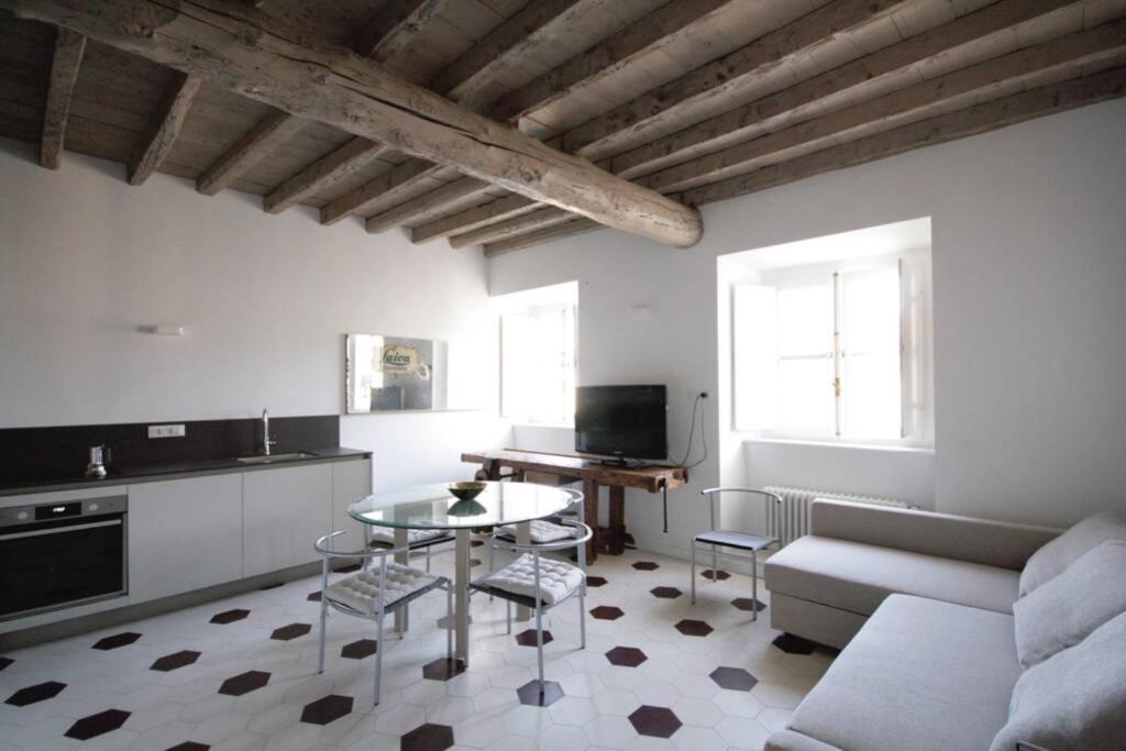 Charmant Maison In Centro Turin Luaran gambar